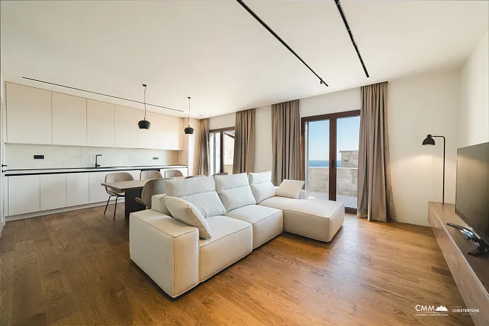 Brandneue Luxusvilla mit Swimmingpool in der Nähe von Budva